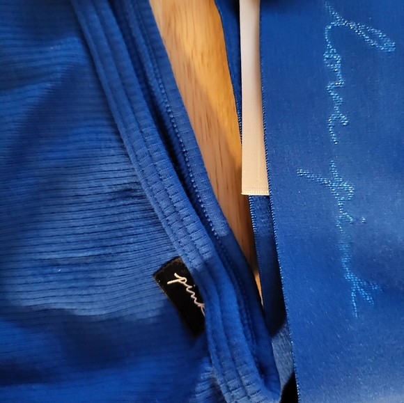 VS Pink Bra and panties set 36C/L - Picture 5 of 6